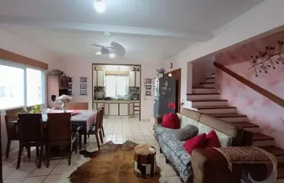 Casa de 245m² com 4 quartos sendo 1 suíte em saco grande