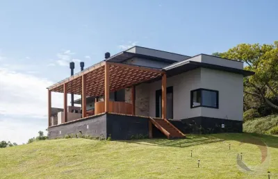 Casa residencial de 4 dorms no bairro rancho queimado