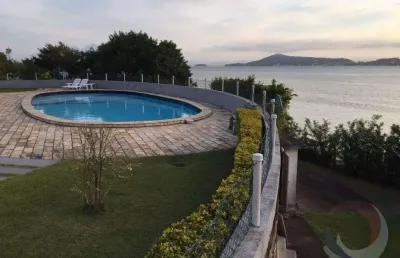 Cobertura de 150m² com 3 quartos sendo 2 suítes no bairro bom abrigo