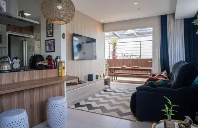 Incrível cobertura com 2 quartos no bairro novo campeche