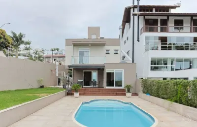 Casa de 269m² com 3 quartos sendo 1 suíte no bairro itaguaçú em florianópolis