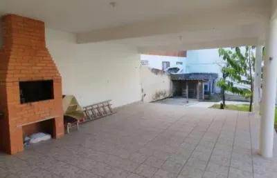 Casa residencial de 4 dorms no bairro córrego grande