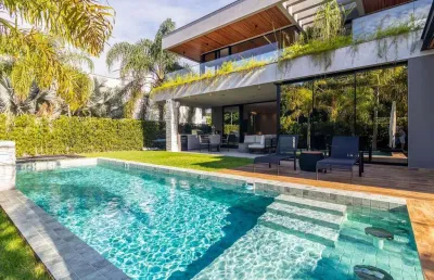 Casa com 4 quartos à venda na Rua dos Carapanás, --, Jurerê, Florianópolis
