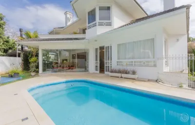 Casa residencial de 4 dormitórios no bairro lagoa da conceição