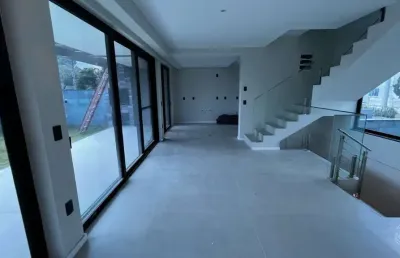 Casa com 3 quartos à venda na Rua das Tainhotas, --, Jurerê, Florianópolis