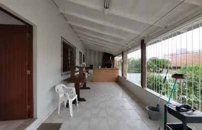 Casa residencial de 4 dorms no bairro praia comprida
