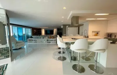 Apartamento com 220,75m de 1 quarto sendo 1 suíte na agronômica