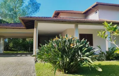 Casa residencial de 4 dorms no bairro ponta das canas