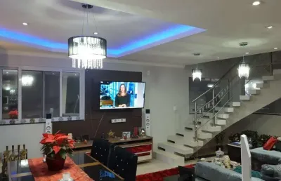 Casa residencial de 350m² com 4 suites no saco grande