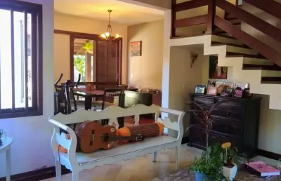 Casa com 3 quartos à venda na Rua Itapuã, --, Itacorubi, Florianópolis