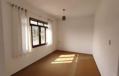 Casa residencial com 80m² e 3 dormitórios na vargem pequena