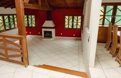 Casa com 4 suítes no bairro rio tavares, florianópolis.