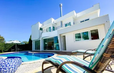 Casa alto padrão com 4 suítes em jurerê internacional