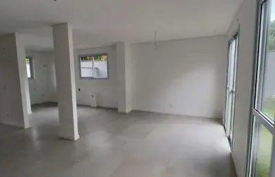 Linda casa residencial com 3 quartos localizada no morro das pedras