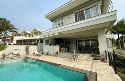 Casa residencial com 4 quartos sendo 3 suítes em joão paulo