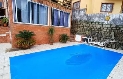 Casa residencial de 3 quartos no centro de florianópolis.