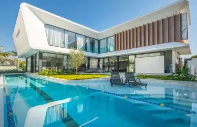 Casa de 874,03m² com 7 quartos sendo 5 suítes em jurerê internacional