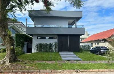 Casa alto padrão com 4 quartos em jurerê internacional