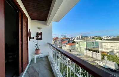 Casa com 4 quartos no bairro coqueiros, florianópolis.