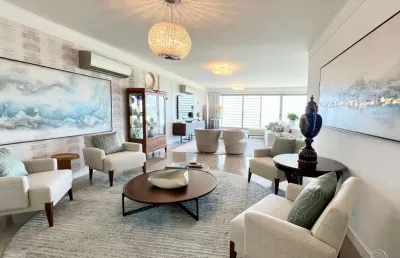 Apartamento com 309,71m², 4 suítes e 3 vagas na beira mar