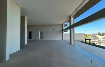 Casa residencial de 260m² com 4 quartos nos ingleses