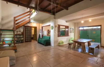 Casa residencial de 230m² com 6 dormitórios no rio tavares