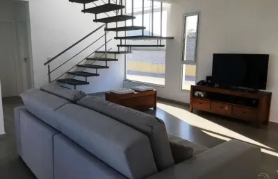 Casa em condomínio fechado com 4 quartos na vargem grande