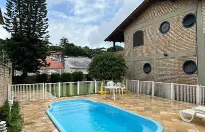 Casa residencial com 4 quartos no bairro de canasvieiras