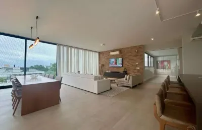 Casa alto padrão de 560,80m² com 6 suítes em cacupé