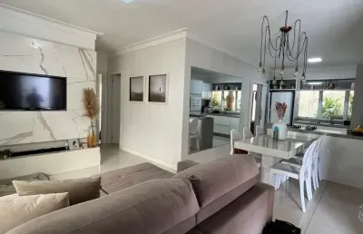 Casa com 269m² e 5 quartos sendo 1 suíte  em canasvieiras