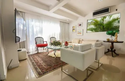 Casa de 220m² com 3 quartos sendo 1 suíte em canasvieiras