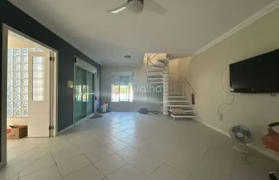 Casa de 250m² com 3 quartos no bairro praia de fora em palhoça