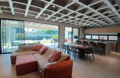 Casa com 310m² com 4 quartos sendo 2 suítes nos açores em florianópolis