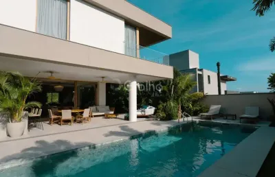 Casa de 1.018,00m² com 5 quartos sendo 4 suítes no cacupé