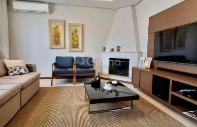 Casa de 254m² com 4 quartos sendo 1 suíte nos ingleses