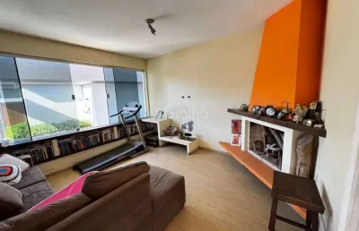 Casa residencial de 382 m² com 3 quartos sendo 3 suítes no bairro coqueiros