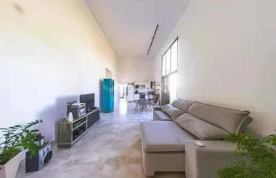 Casa de 375m² com 4 quartos sendo 2 suítes nos ingleses