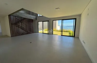 Casa em condomínio fechado com 3 quartos à venda na Rodovia Haroldo Soares Glavan, --, Cacupé, Florianópolis