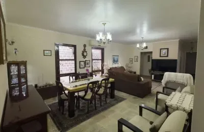 Casa residencial de 296m² com 4 quartos no saco grande