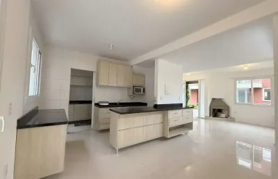 Casa com 3 quartos à venda na Rua Grumixama, --, Campeche, Florianópolis