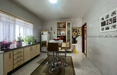 Casa com 4 quartos à venda na Rua Vereador Arthur Manoel Mariano, --, Forquilhinhas, São José