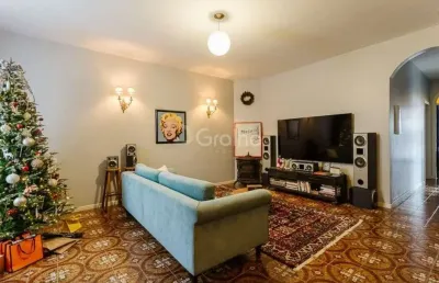 Casa residencial de 164 m² com 3 quartos sendo 1 suíte no itacorubi
