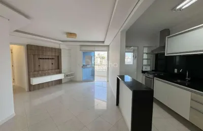 Apartamento de 83m² com 2 quartos sendo 1 suíte na agronômica