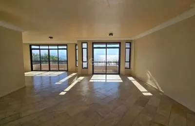 Apartamento de 218m² com 4 quartos sendo 2 suítes na beira-mar norte