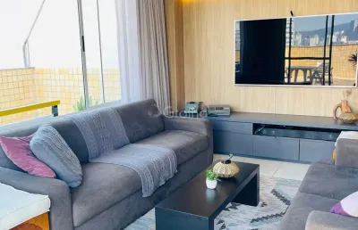 Cobertura com 3 suítes e 260m² privativos no centro de criciúma