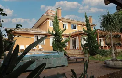 Casa residencial de 289m² com 3 quartos no canto da lagoa