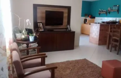 Casa residencial de 4 dorms no bairro rancho queimado