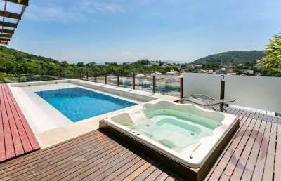 Casa residencial de 5 dorms no bairro santo antônio de lisboa