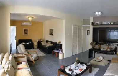 Casa de 320m² com 5 quartos sendo 4 suítes em coqueiros
