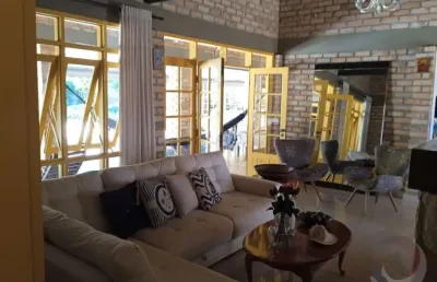 Casa com 4 quartos sendo 1 suíte em santo antônio de lisboa